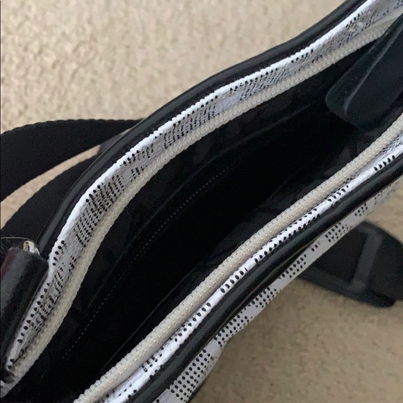 Purse - Picture 2 of 5